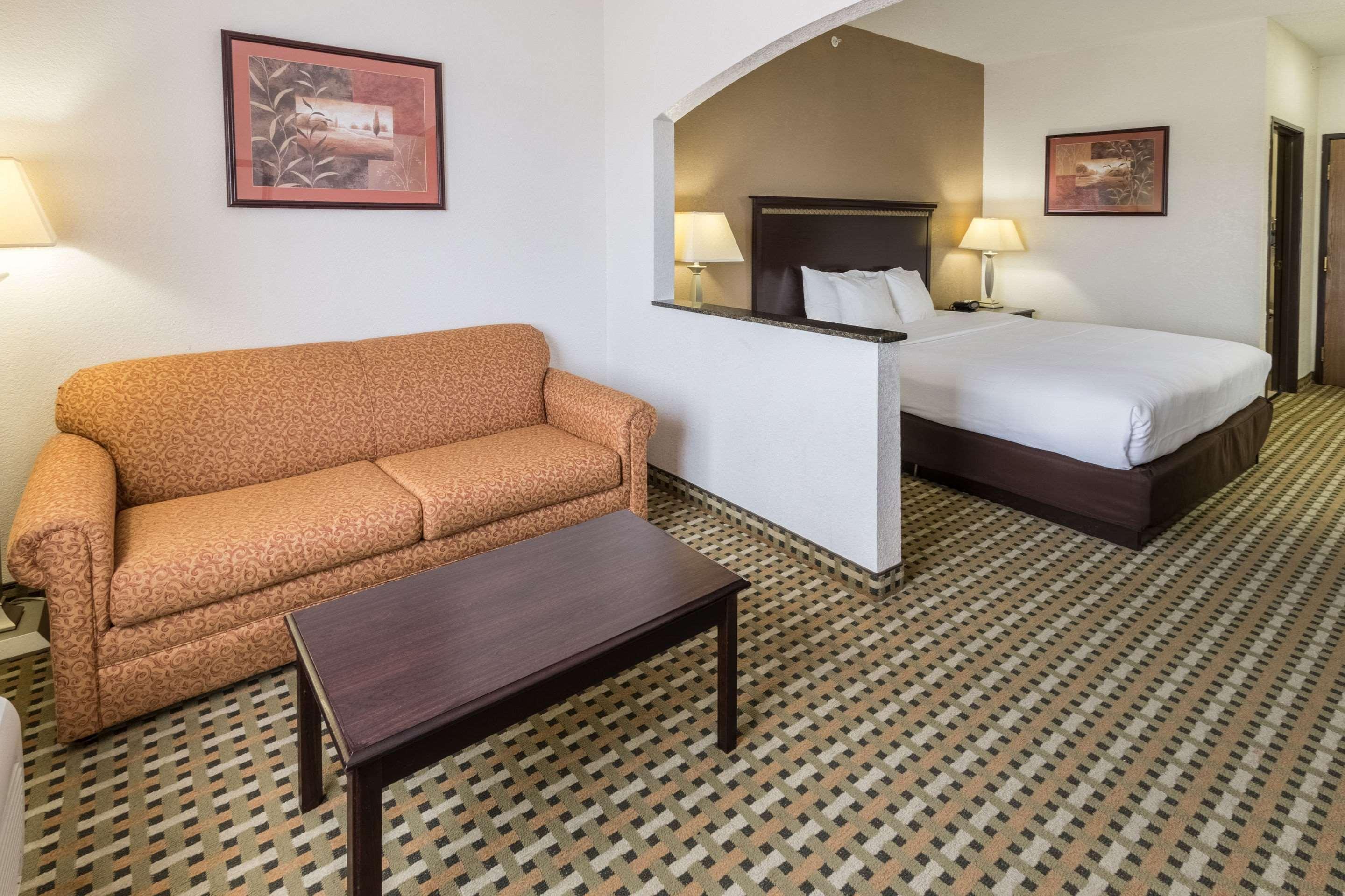 Quality Suites Burleson - Ft Worth Екстериор снимка