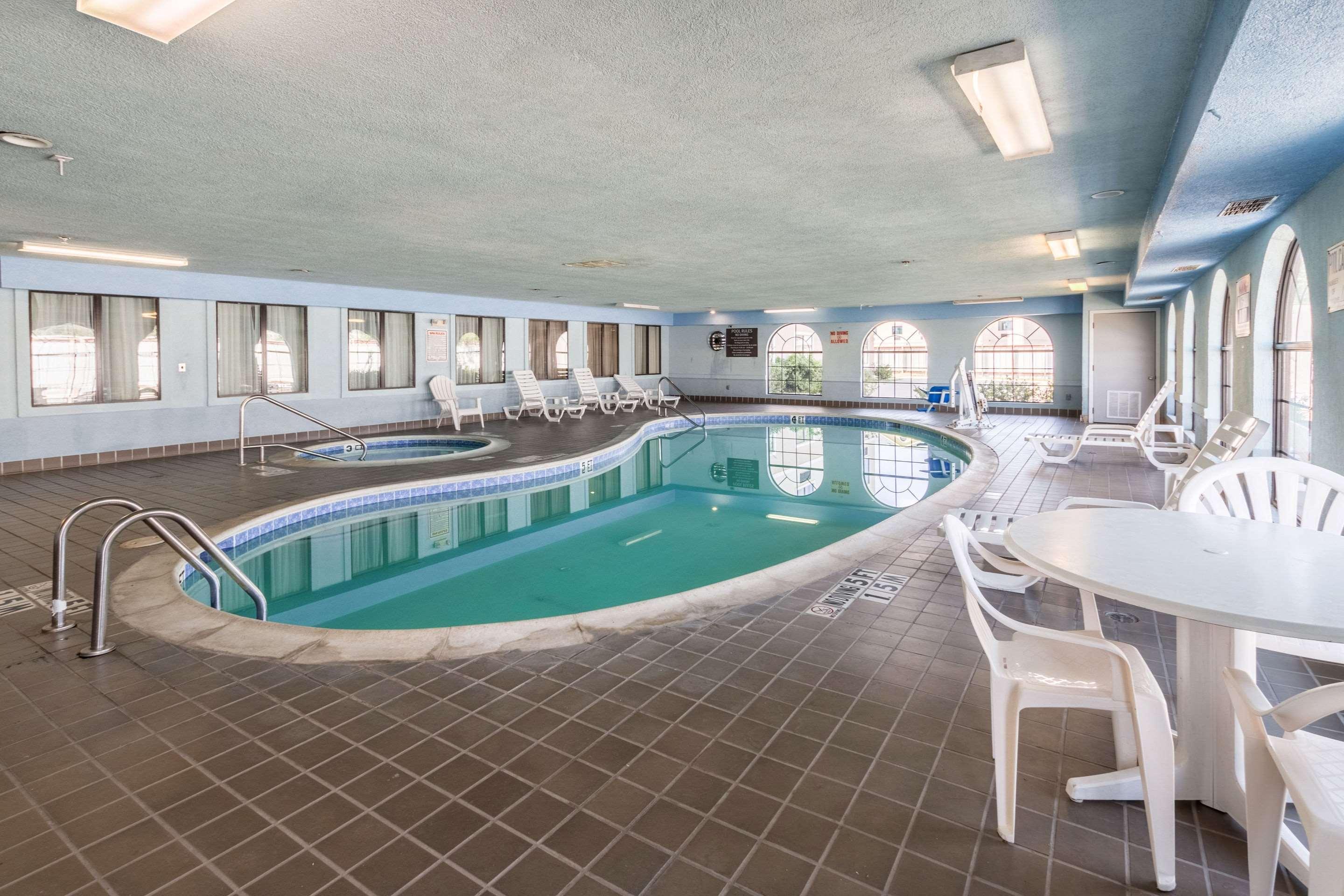 Quality Suites Burleson - Ft Worth Екстериор снимка