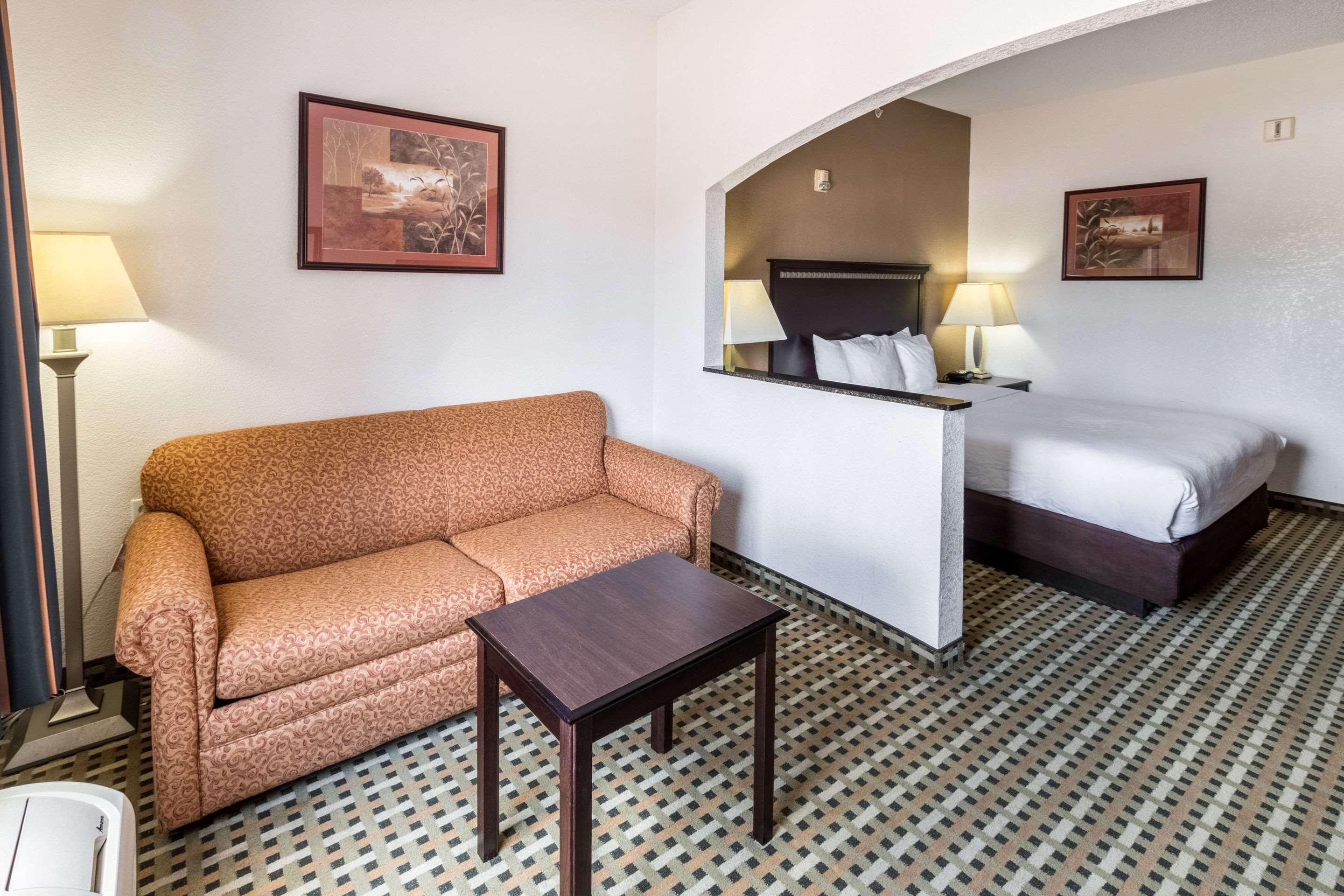 Quality Suites Burleson - Ft Worth Екстериор снимка