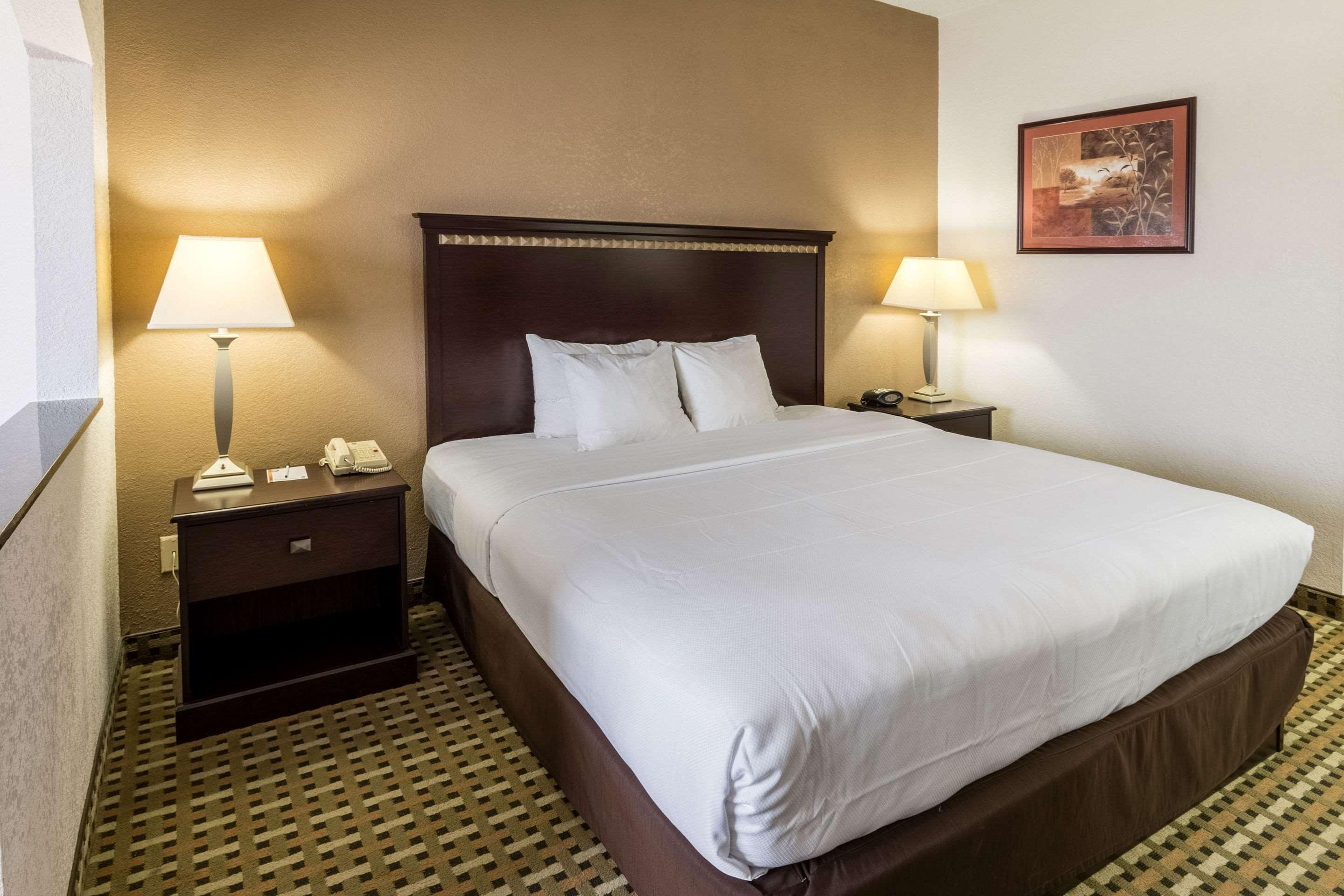 Quality Suites Burleson - Ft Worth Екстериор снимка