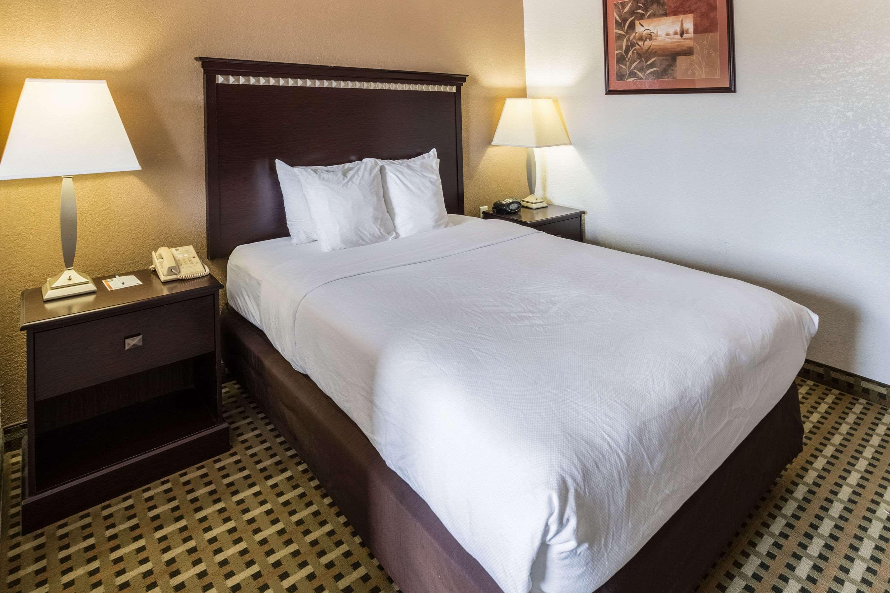 Quality Suites Burleson - Ft Worth Екстериор снимка